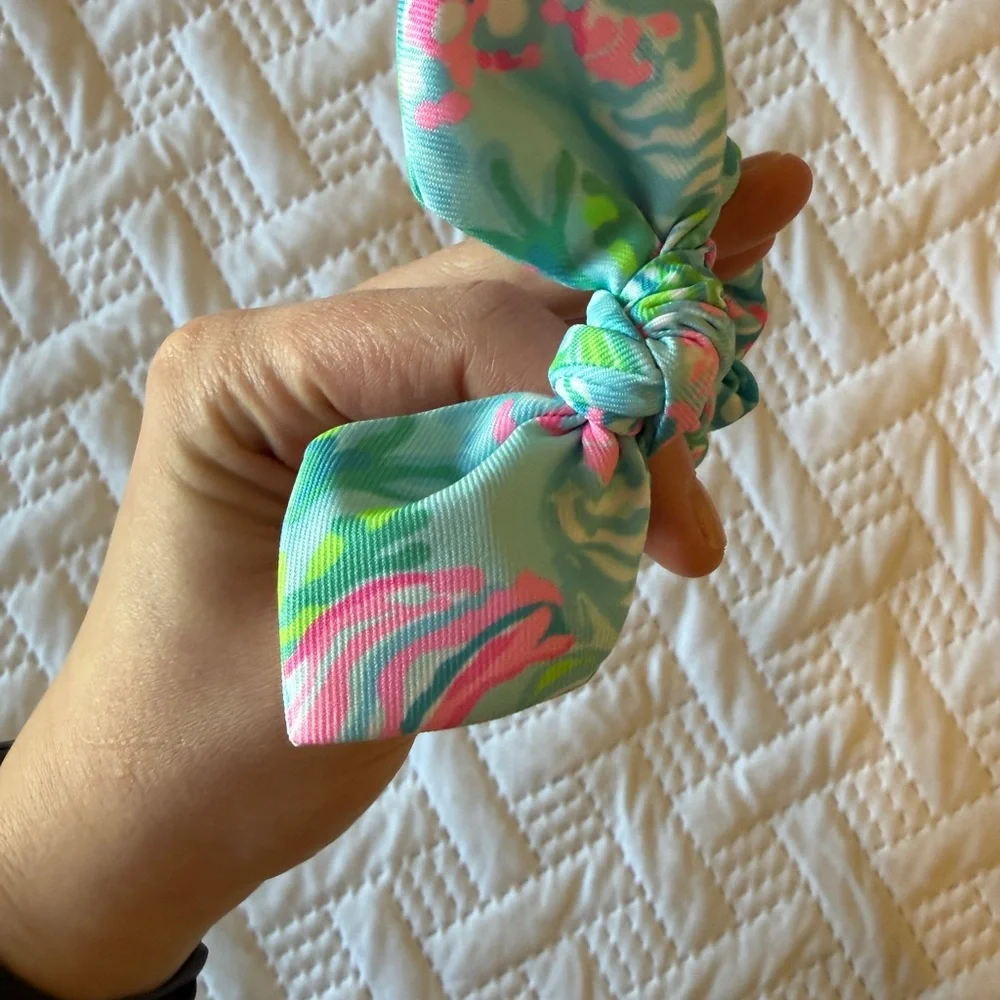 NWOT Lilly Pulitzer Scrunchie - Picture 2 of 4